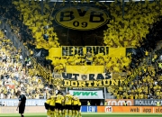 半岛体育链接-多特蒙德球员团结一致，轻松赢球