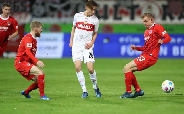 关于斯图加特状况不佳,连续遭遇失利困扰的信息 关于斯图加特状况不佳,连续遭遇失利困扰的信息