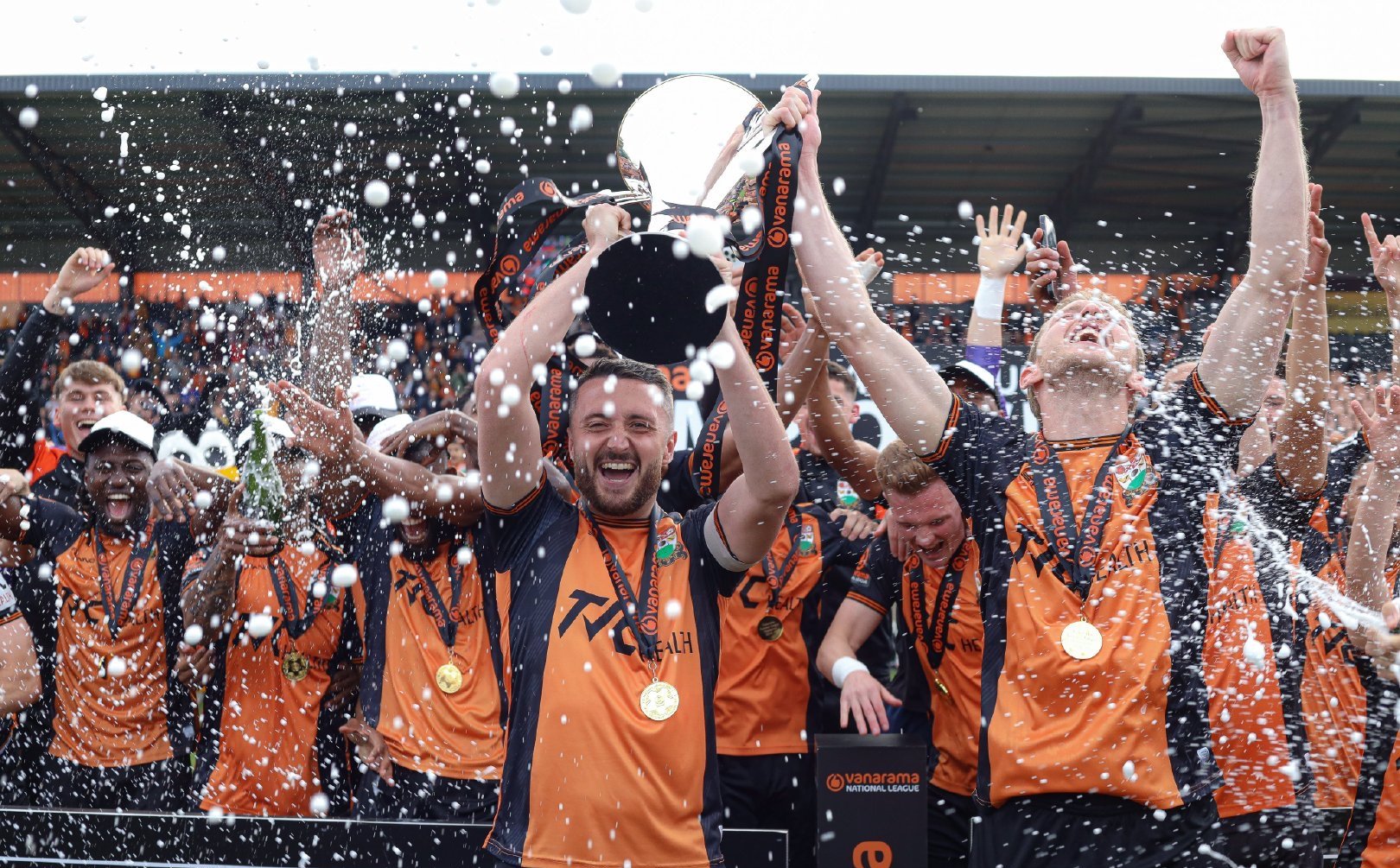 关于利兹联客场比分领先，英格兰足球联赛晋级形势喜人！的信息