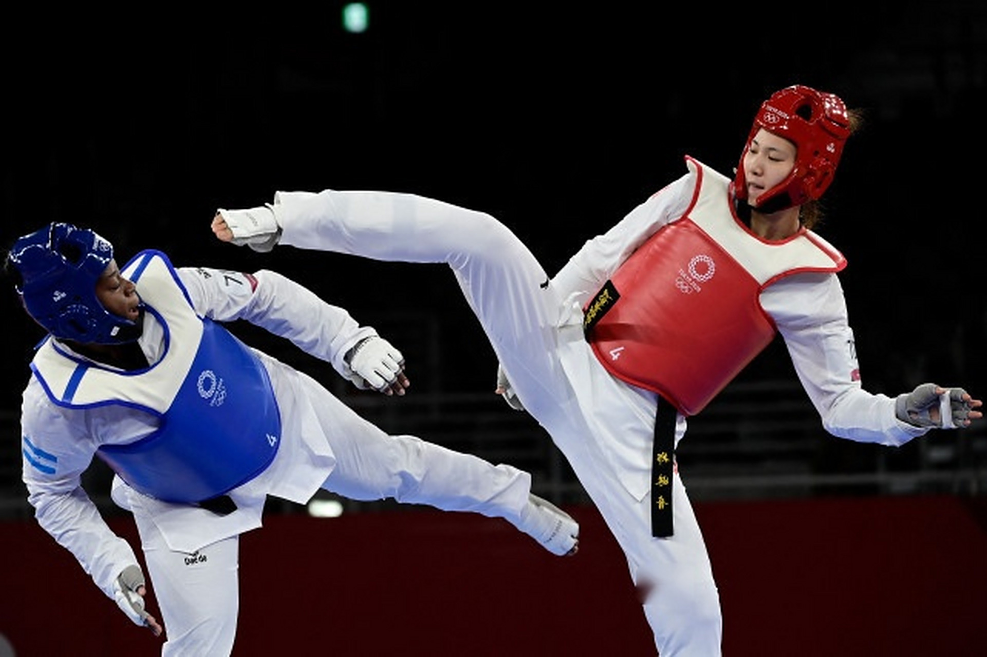 包含跆拳道比赛俄罗斯选手力克对手,毫无悬念夺魁的词条 包含跆拳道比赛俄罗斯选手力克对手,毫无悬念夺魁的词条