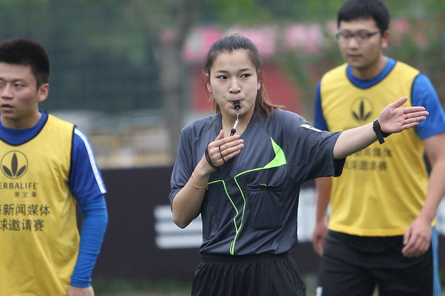 国内足球联赛的裁判执法标准，进行调研！