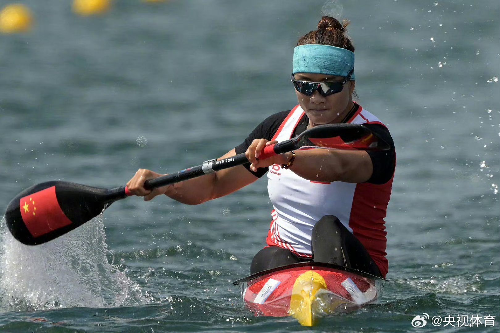 丹麦选手在皮划艇比赛中稳操胜券