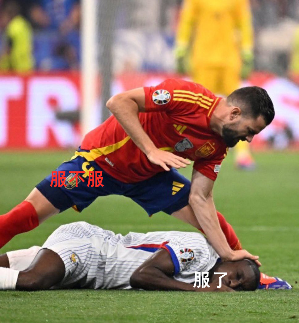 运动员们与对手搏斗至最后一刻