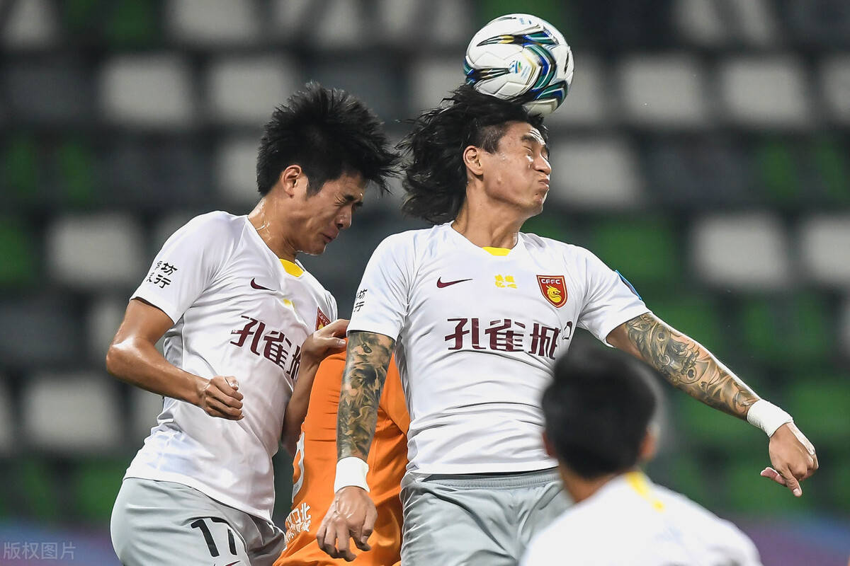 包含武汉卓尔客场逼平，艰难保持不败的词条