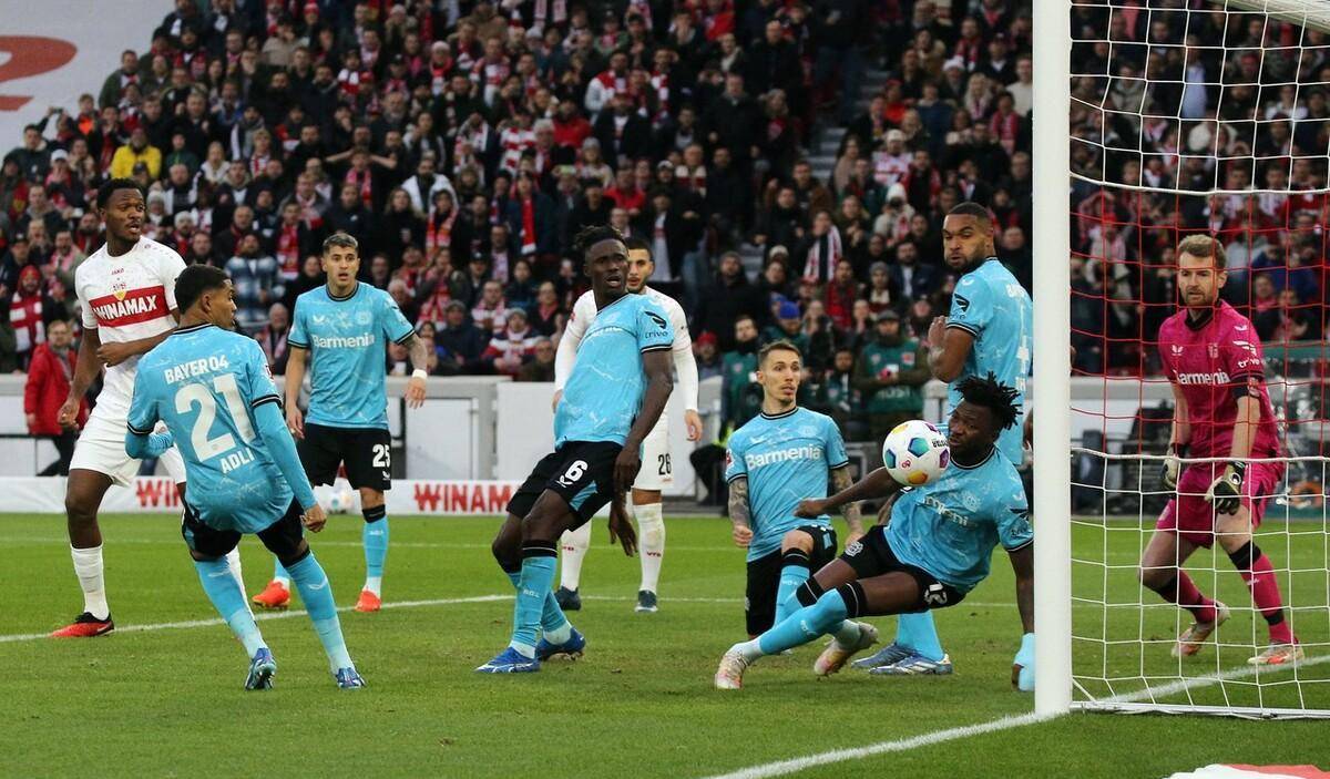 关于阿尔梅里亚主场击败对手，豪取三分的信息