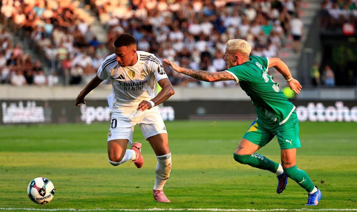 皇马球员表现低迷，连续射门被挡住