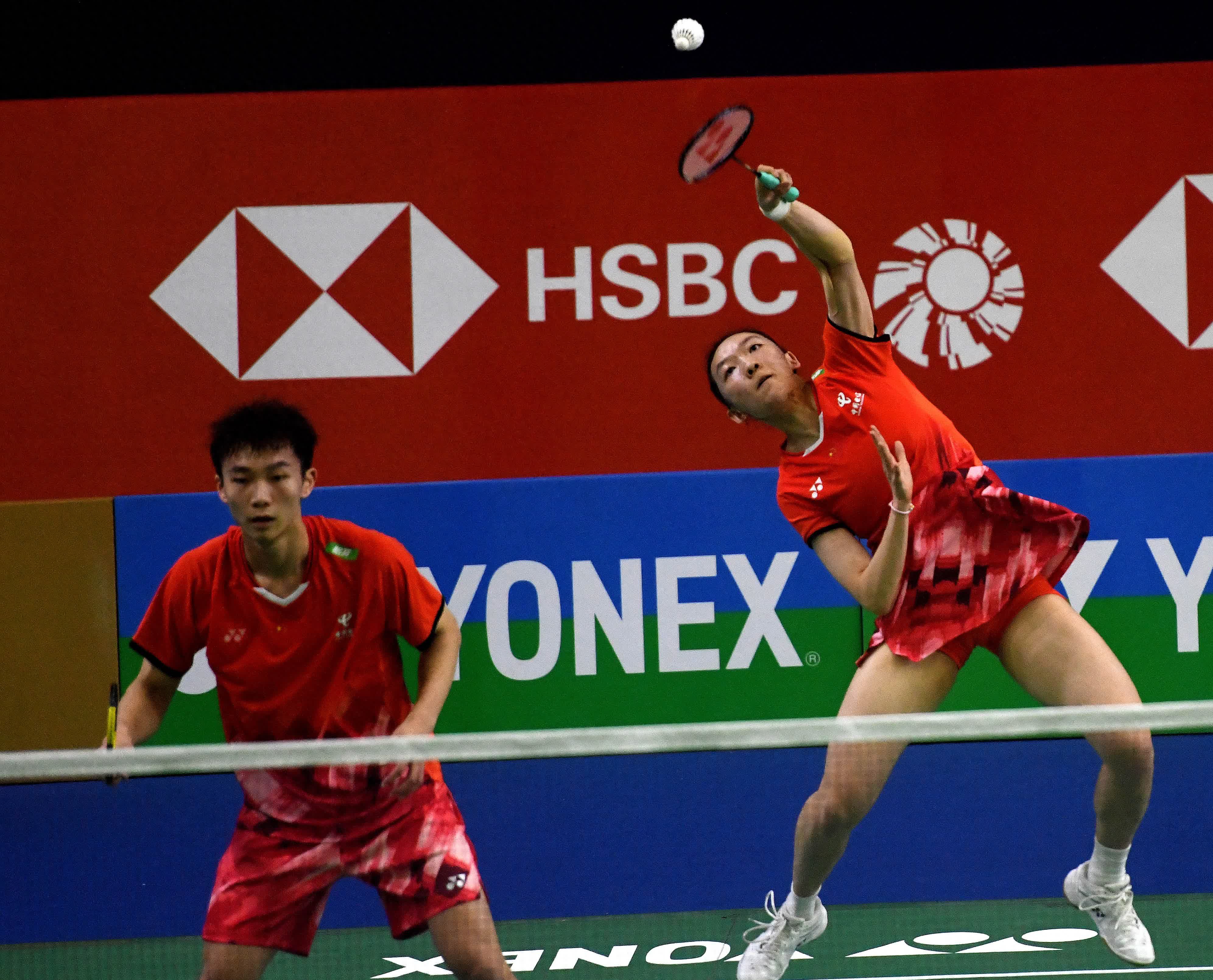 包含印度球队面对挑战，展现实力的词条